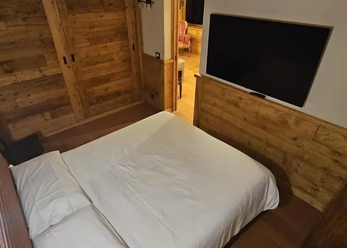 Courmayeur, Verrand: Immersa Nel Verde E Con Vista